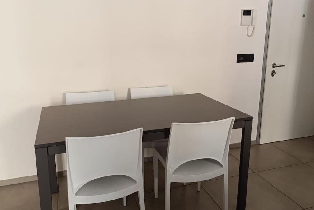 Centro Storico Piazza Vittoria Apartment ปาเวีย ภายนอก รูปภาพ